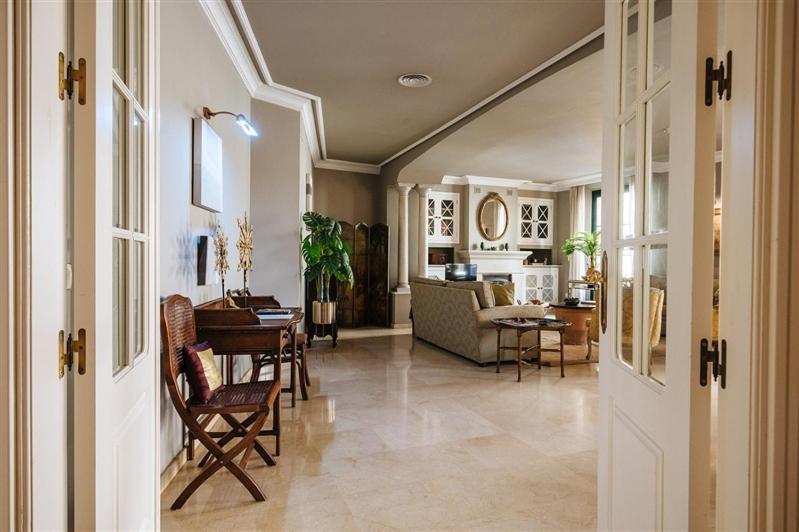 Elegante Casa Con Piscina En Centro Histórico